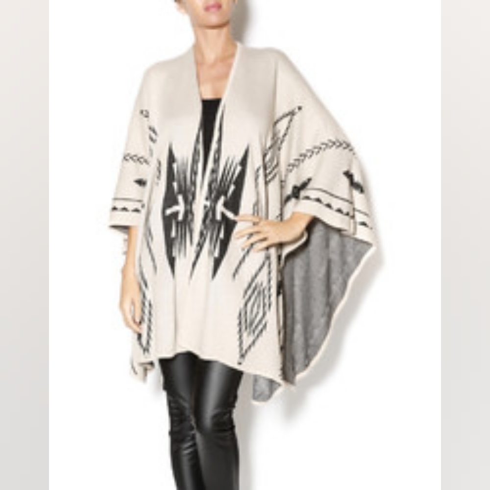 Women's Ruff Hewn Native Print Poncho Open Front Size OS